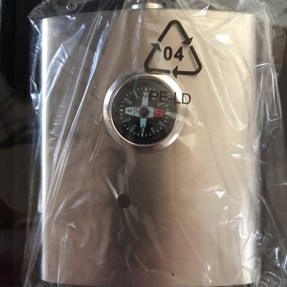 🎁 Bey-Berk Stainless Steel Flask with Compass🎁 - Picture 3 of 3